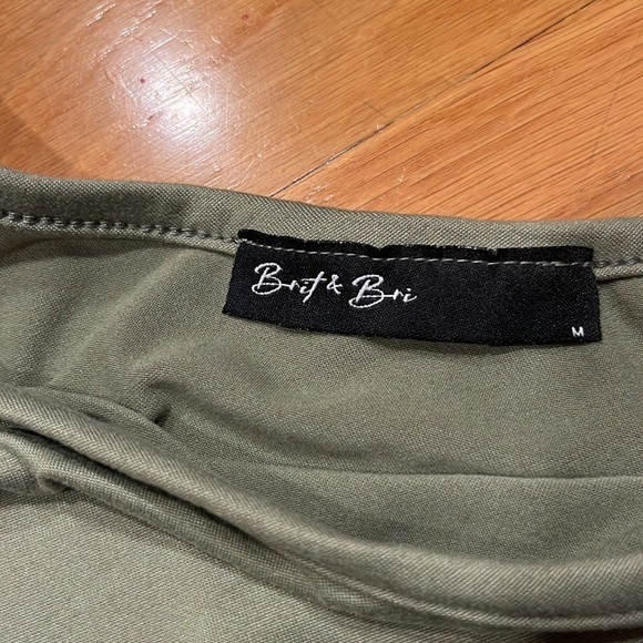 Brit & Bri green one shoulder top size medium. - Picture 5 of 7